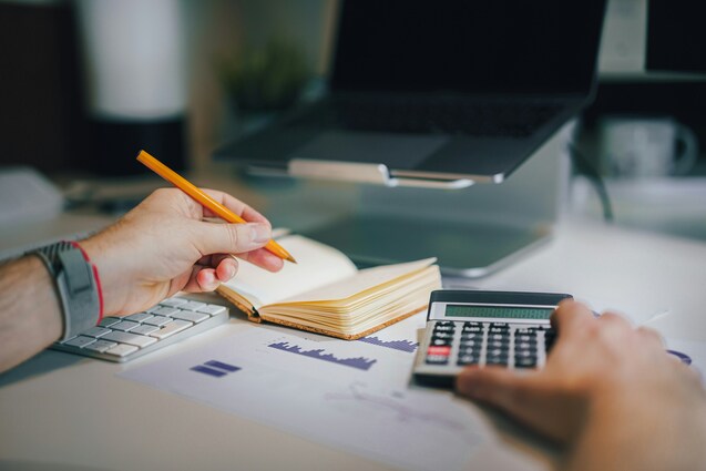 cómo se calculan y qué factores influyen en el coste total.